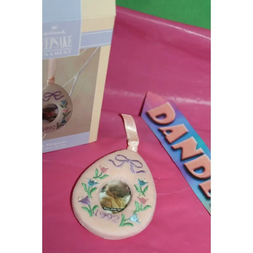 Vintage Hallmark Keepsake Warm Memories Easter Holiday Ornament Photo Holder 92